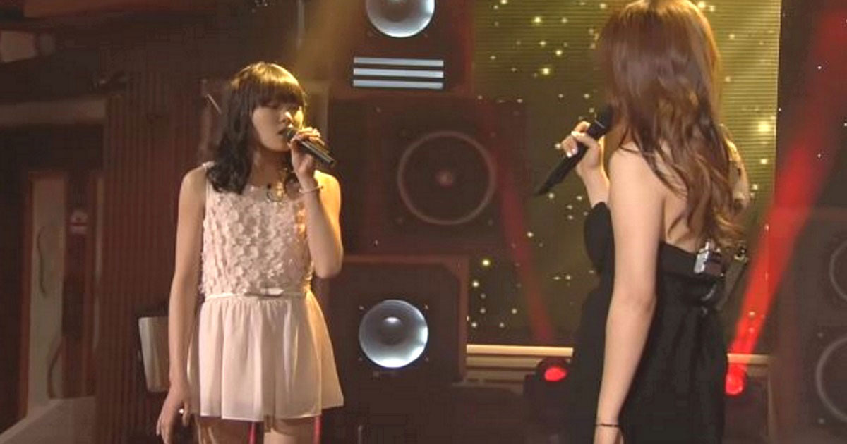 Two Girls Perform A Duet Of "I Dreamed A Dream" And It Has The Audience