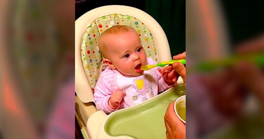 Mom And Dad Hear Baby Girl’s First Words While Feeding Her Peas