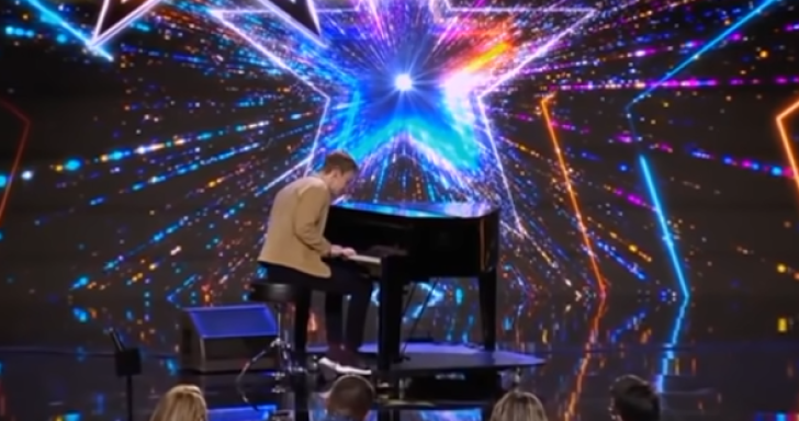 Talented Pianist Plays His Version Of “Twinkle Twinkle Little Star”