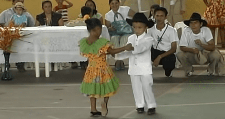3-Year-Old Dancers Perform The “Joropo” In Front Of Hundreds Of People